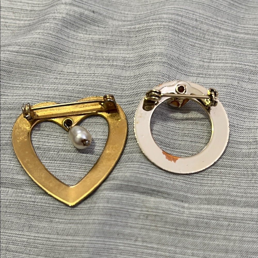 Chic Gold Heart and Circle Brooch Set with Pearl Accent - Picture 2 of 8